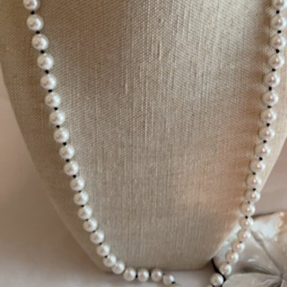 Swarovski Opera Crystal Pearl Necklace Hand Knotted In Black No Clasp Classic - Picture 5 of 9